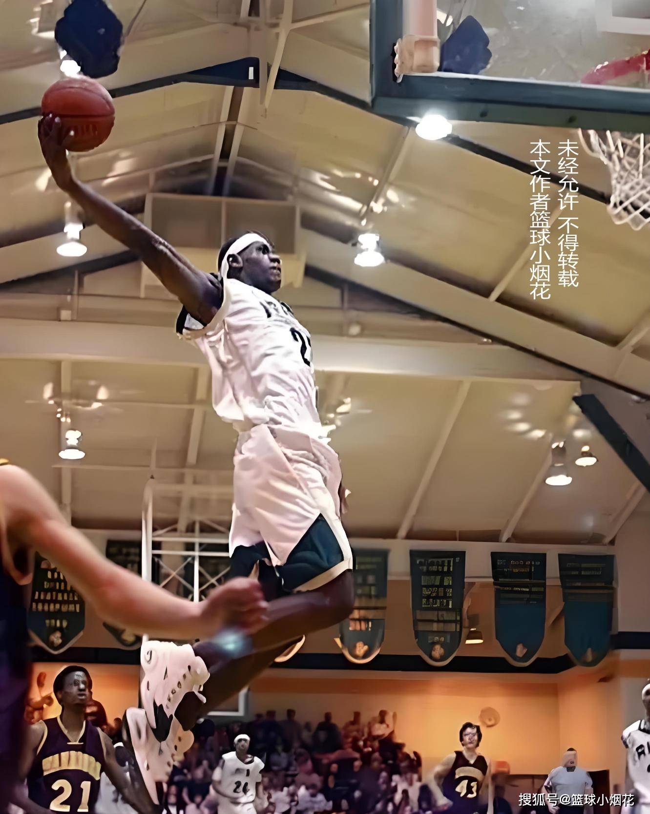 足球报：海牛欠薪3000万，前梅州主帅接替李霄鹏执教球队（足球报：海牛被曝欠薪3000万，前梅州主帅上任接棒李霄鹏）