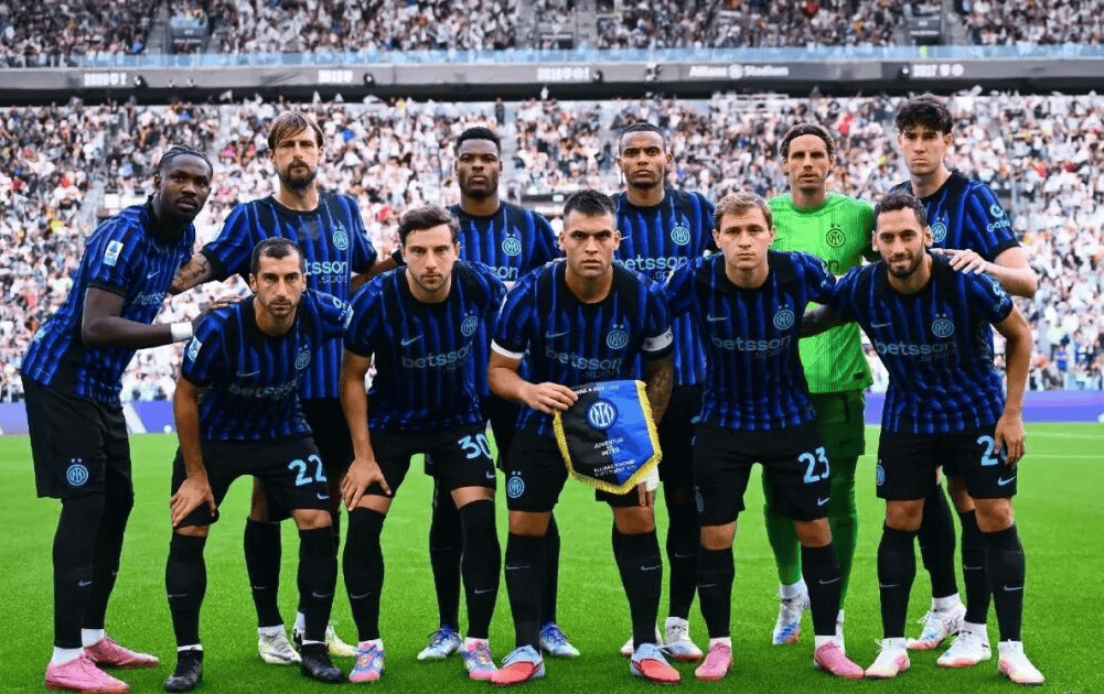 中国队以6战6胜战绩击败韩国、法国，王楚钦三战全胜，赛后坦言累，网友调侃其“铁人三项”。（中国队六连胜击退韩法，王楚钦三战全胜赛后直言疲惫，网友笑称“铁人三项”）