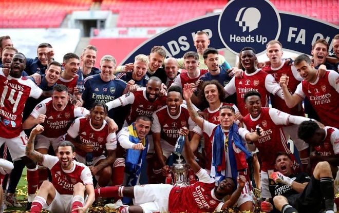 三个火枪手！三球&米勒&克尼佩尔合中13记三分合砍62分（三箭齐发！三球、米勒、克尼佩尔合飙13记三分携手砍下62分）