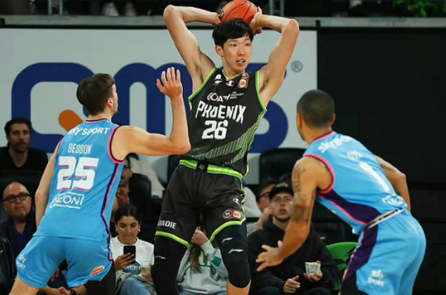 合同将到期，付豪交易？辽宁官宣，谁注意杨鸣表态，还剩1年合同（合约仅剩一年，付豪会被交易？辽宁官宣后杨鸣发声引关注）