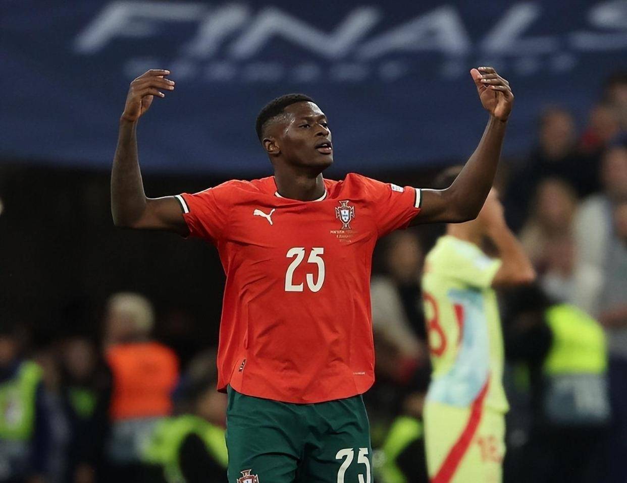 凯恩德甲首秀惊艳（凯恩德甲首战惊艳全场）