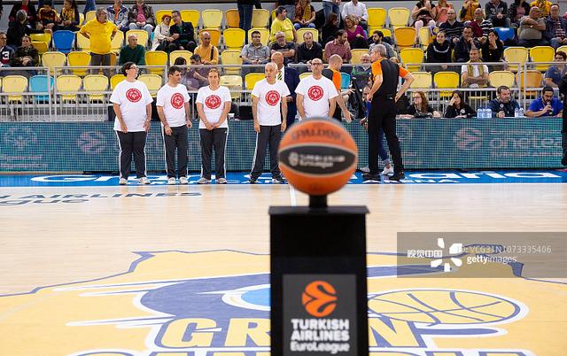 迪乌夫：齐沃经常和我交流帮我提高，高兴自己的机会越来越多（迪乌夫：齐沃常与我沟通助我提升，很高兴我的机会越来越多）