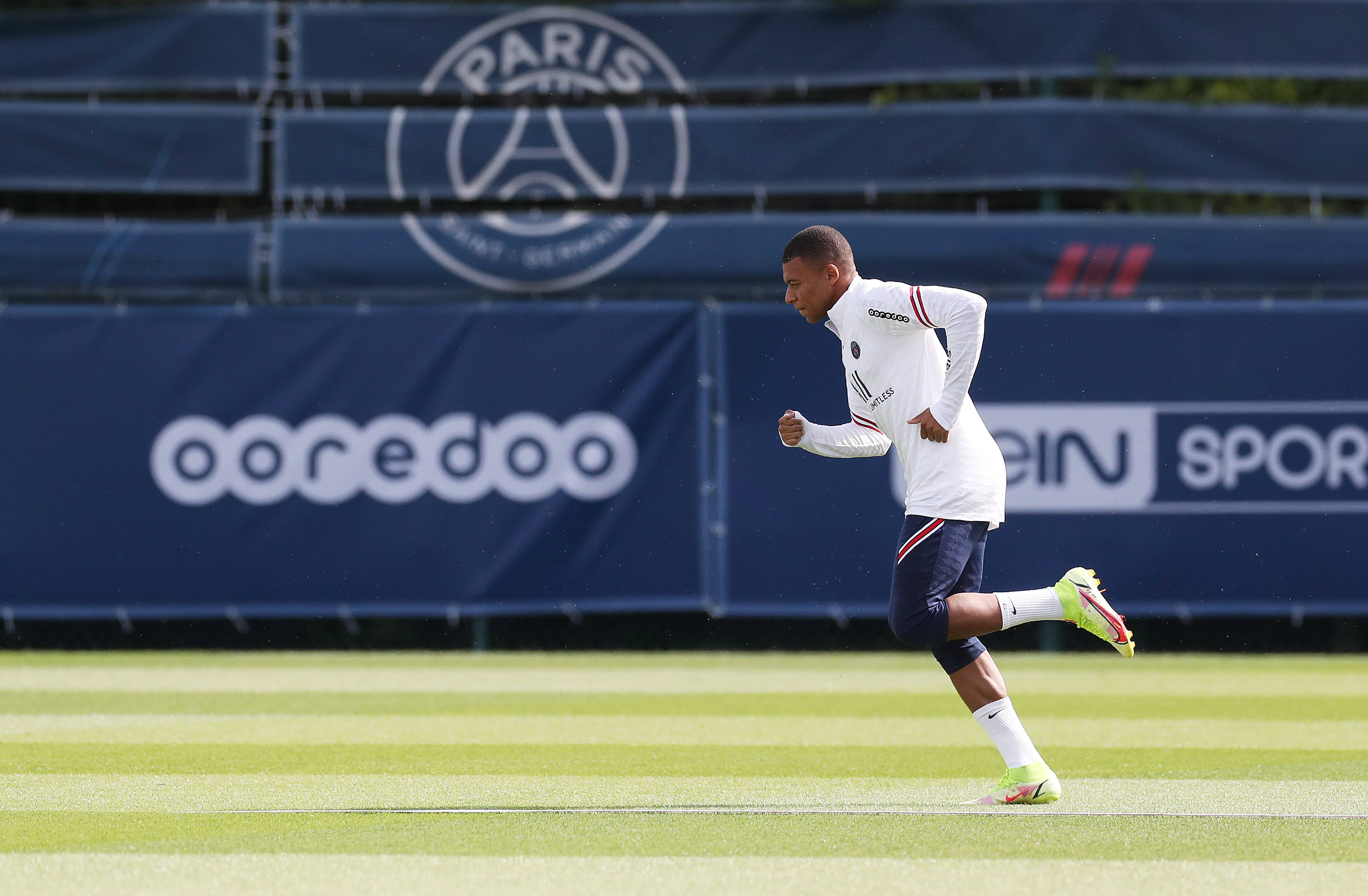 CBA球队战术分析：新疆队防守策略（CBA战术解读：新疆队防守体系解析）