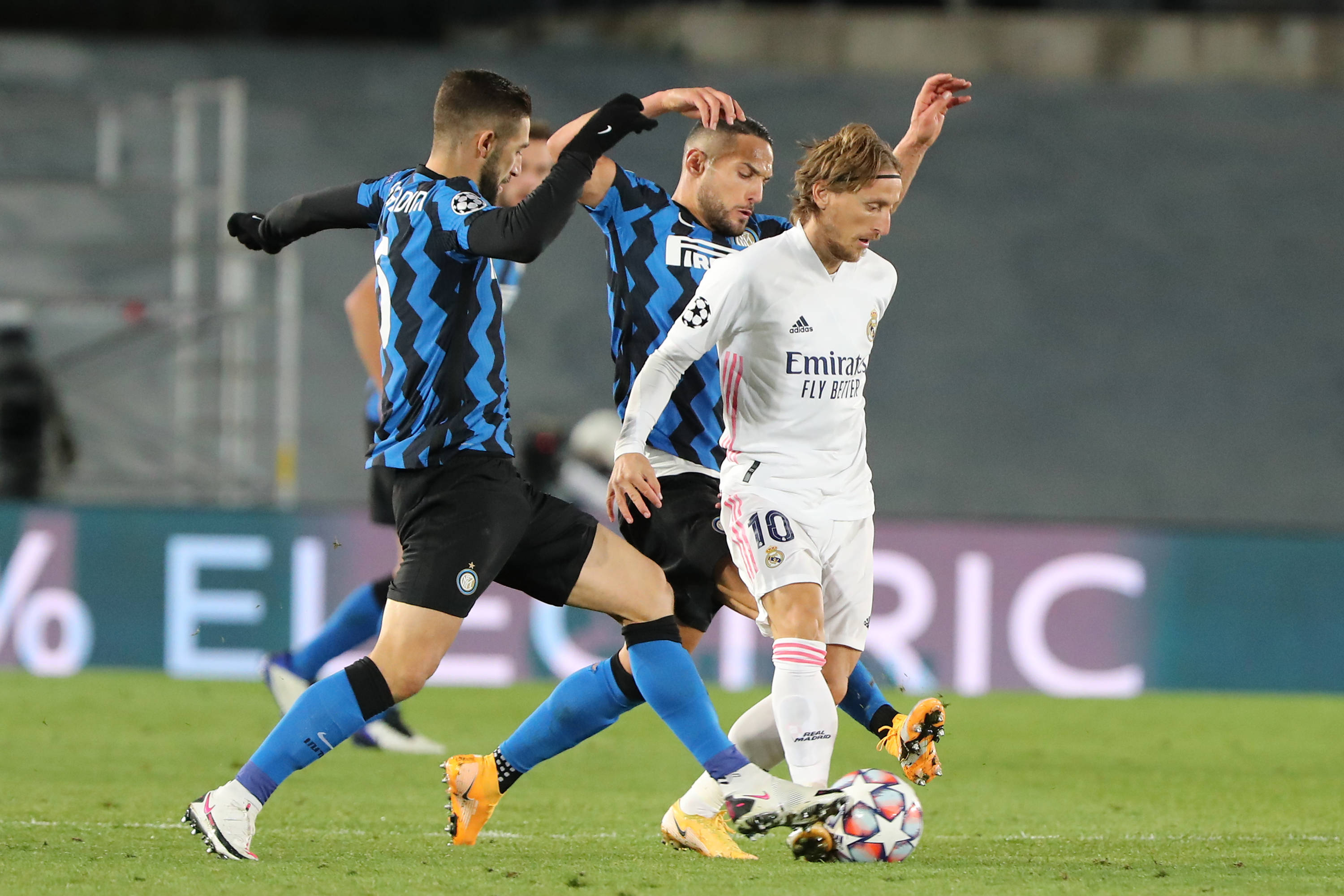 不在状态！维金斯8中2仅拿7分5板4助1帽 关键时刻遭弃用（维金斯低迷：8投2中仅7分5板4助1帽，关键时刻被摁板凳）