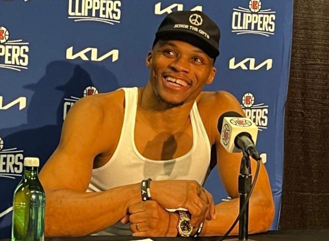 中超历年冠军回顾：深圳健力宝夺元年冠军，海港完成三连冠（回望中超历届冠军：深圳健力宝问鼎元年，海港成就三连冠）