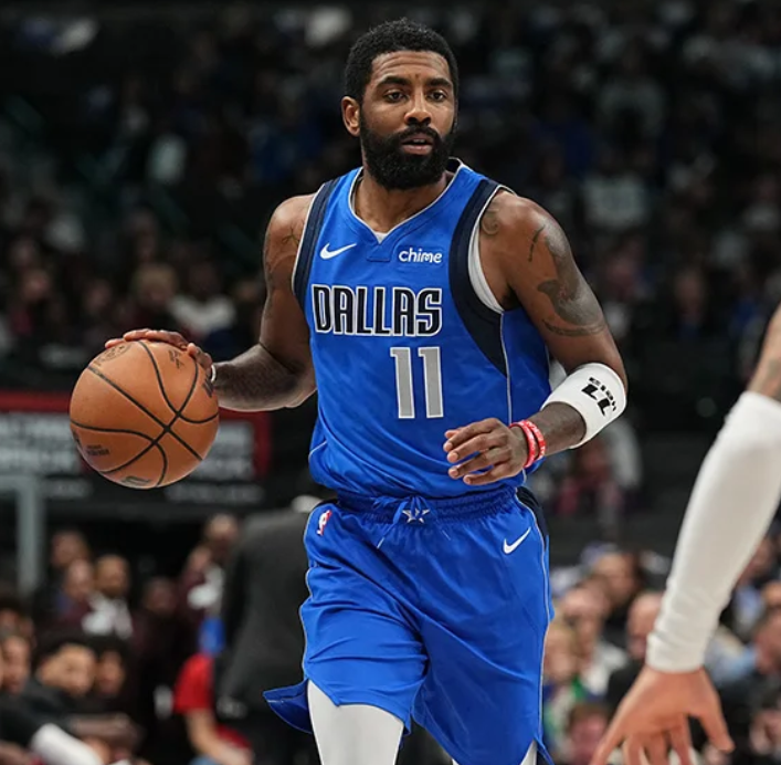 足球报：申花将利用今年最后两场亚冠来决定人员的去留（足球报：申花将以收官两场亚冠确定人员去留）