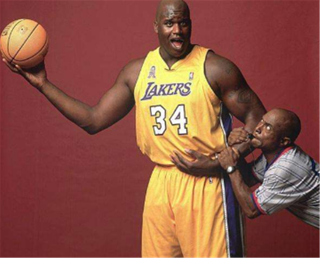 那不勒斯三分稳稳入账（那不勒斯稳拿三分）