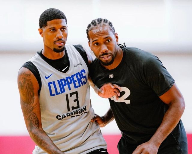 效率恐怖！亚历山大场均34分钟得到33分，仅1.7次失误（效率惊人！亚历山大34分钟轰下33分，场均仅1.7次失误）