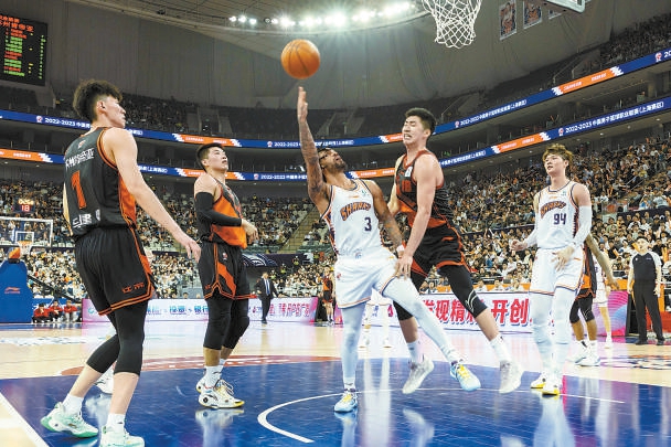 骑士vs公牛前瞻：三天内第二次交手，骑士主场力争复仇（三天二番战！骑士主场再战公牛，剑指复仇）